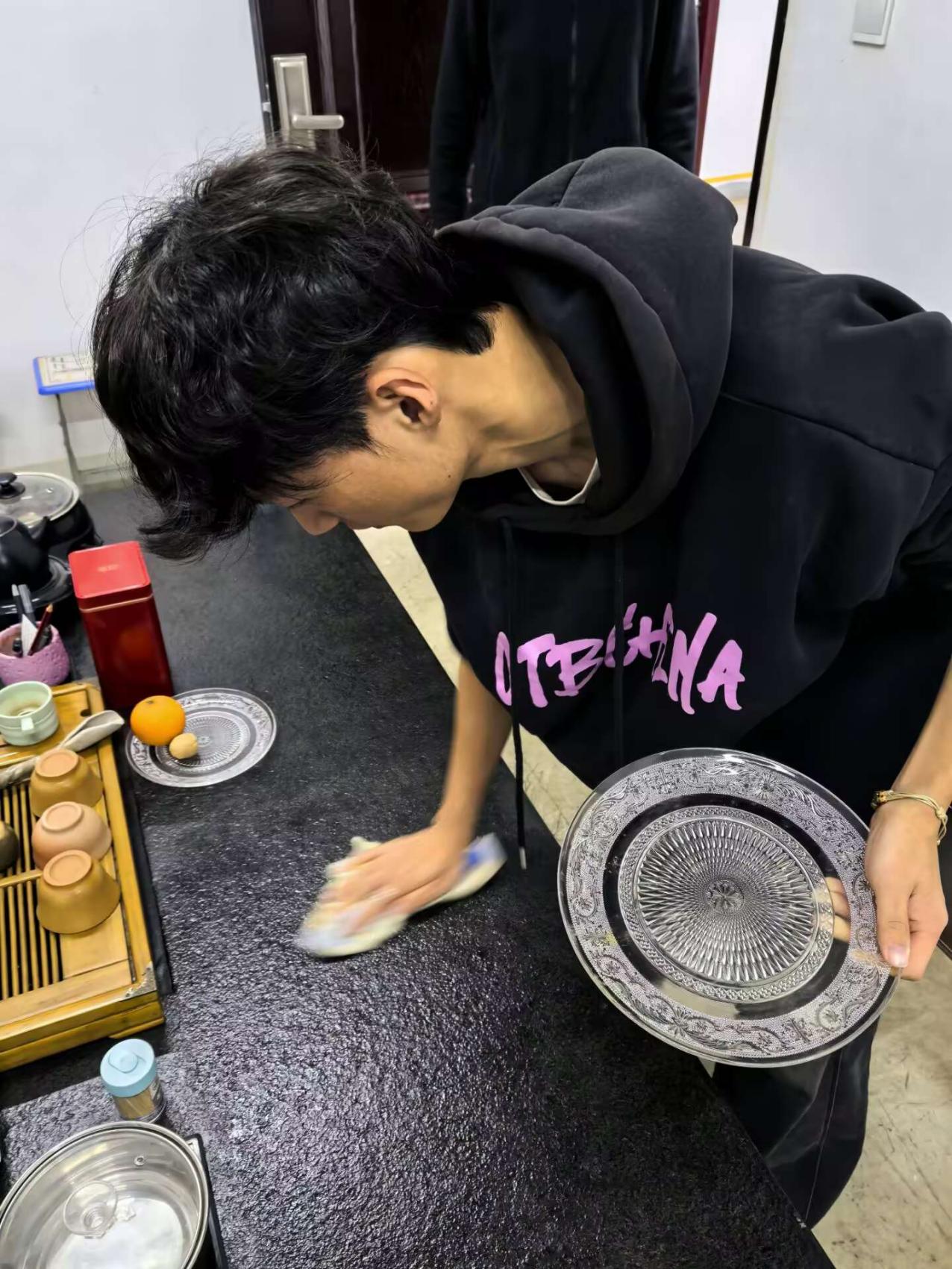 躬身劳动践初心，服务奉献显担当——永乐高131net开展第十七期发展对象党课社会实践